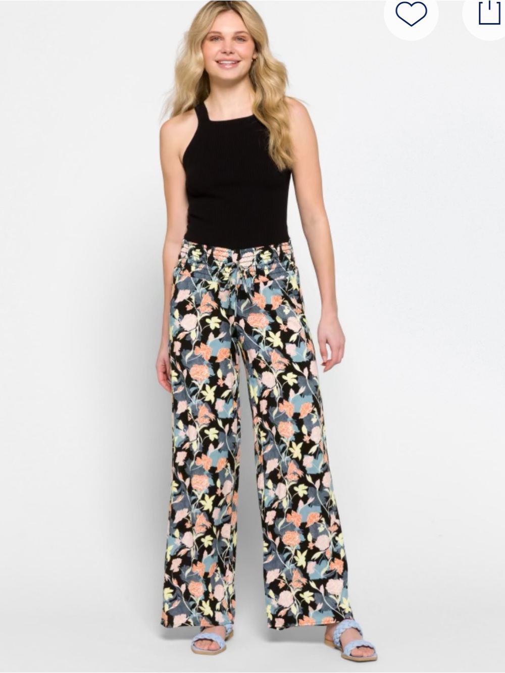 Wide Leg Floral Print Pants in Black